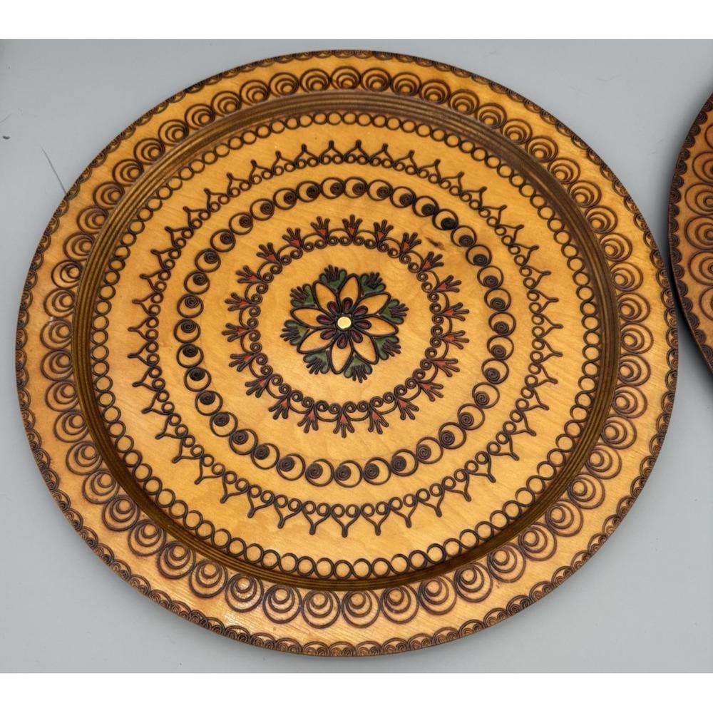 Set of 2 Folk Art Polish Hand Carved Wooden Wall Hanging Display Plates Drzewiar - Picture 2 of 10